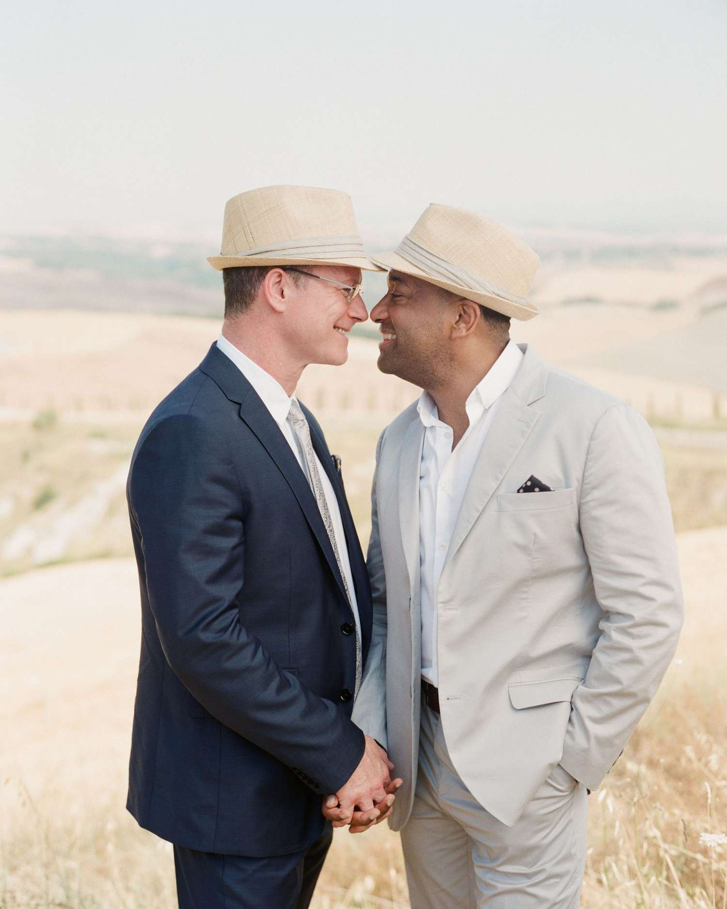 <p>On the morning of their big day, this lucky couple traversed Tuscany in an old Fiat, taking an array of pre-wedding portraits."We felt like models on a photo shoot&mdash;it was so much fun!" said one of the grooms. </p>
                            