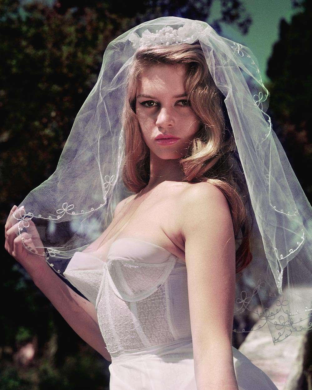 movie-wedding-dresses-and-god-created-woman-brigitte-bardot-0316.jpg
