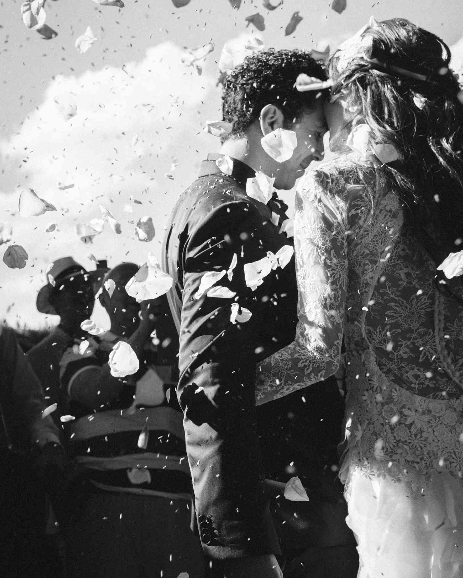 confetti-toss-wedding-photo-amaranth-photography-0716.jpg