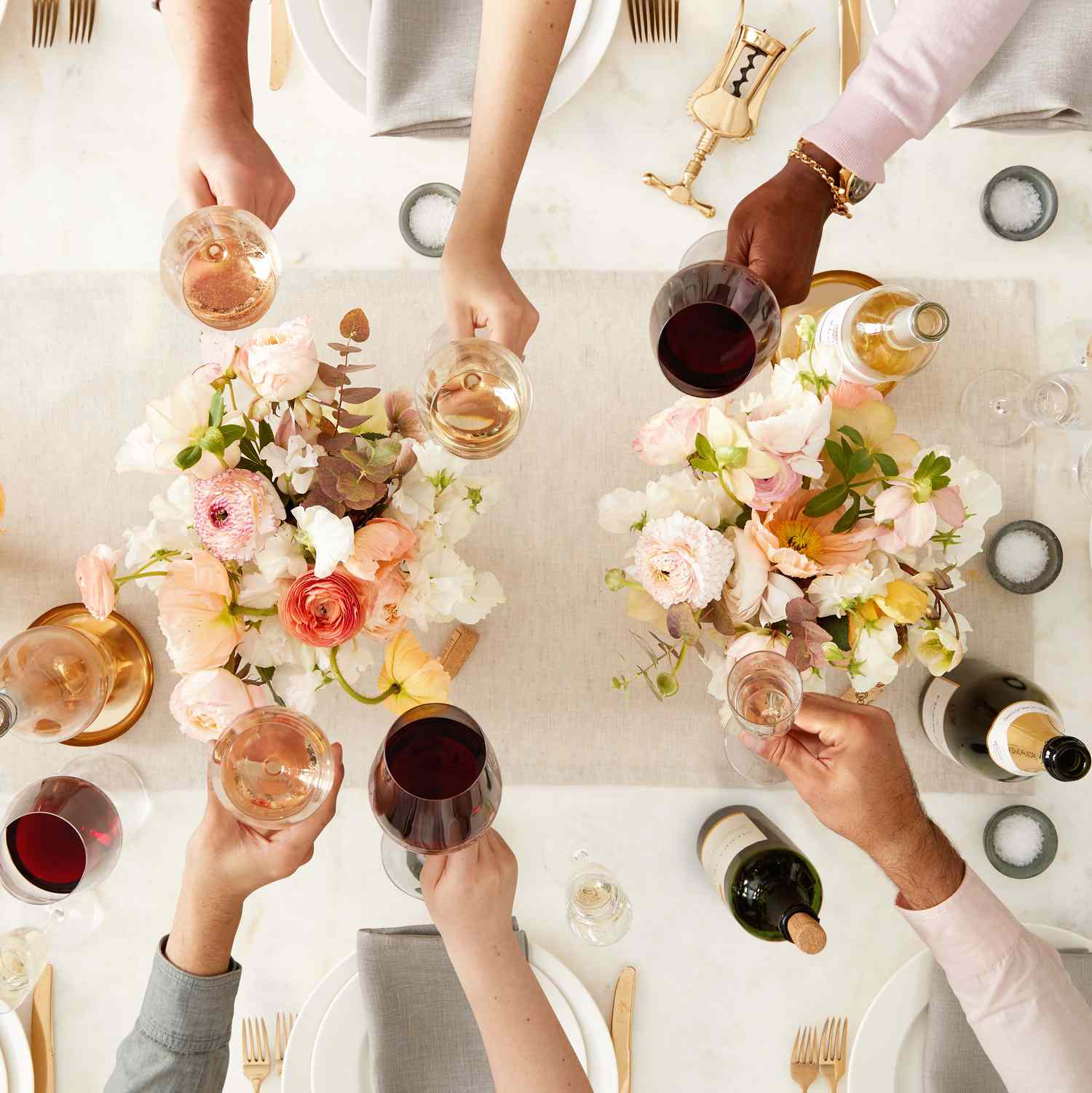 wine toasting table flowers