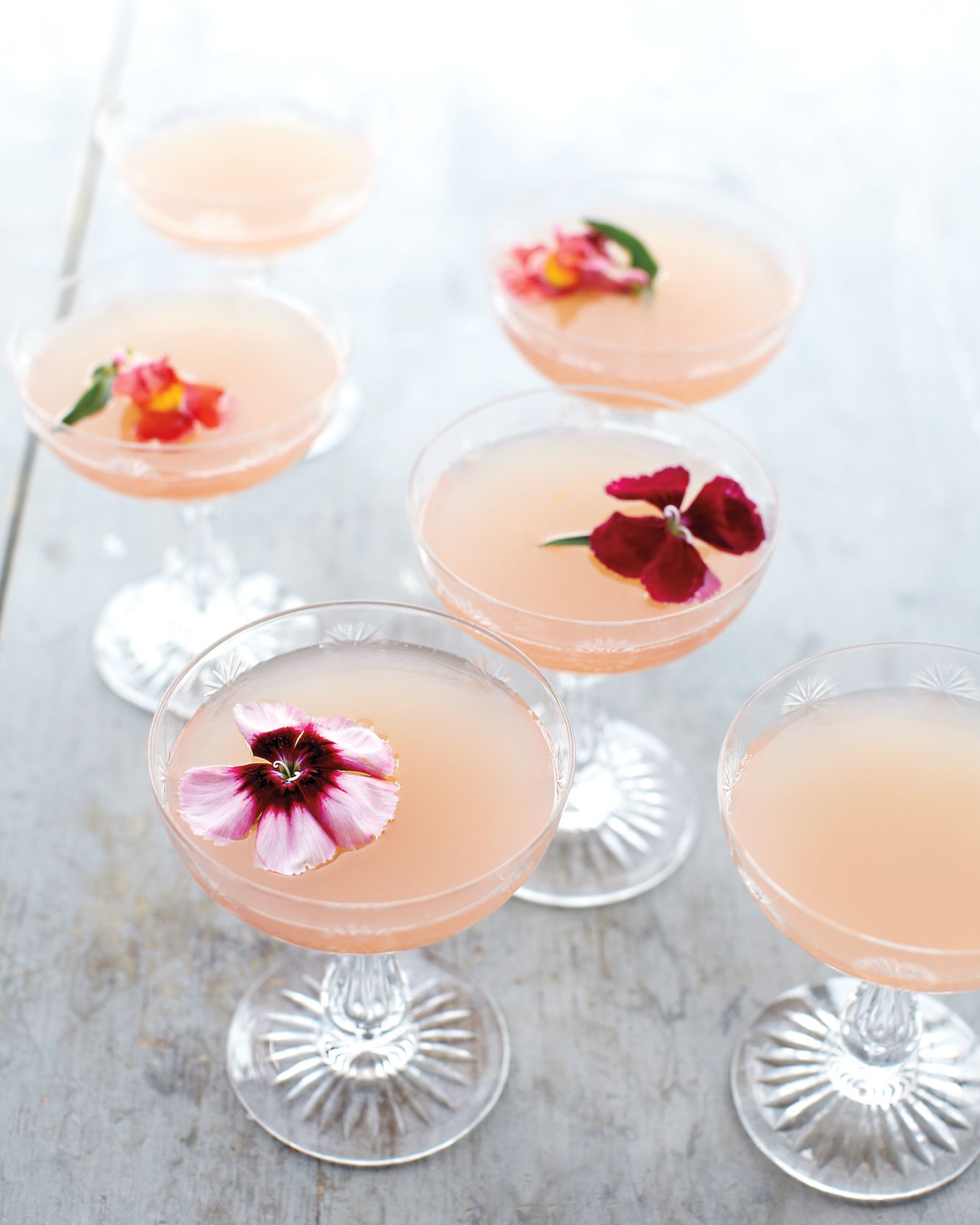 lillet-rose-cocktails-mld108276.jpg