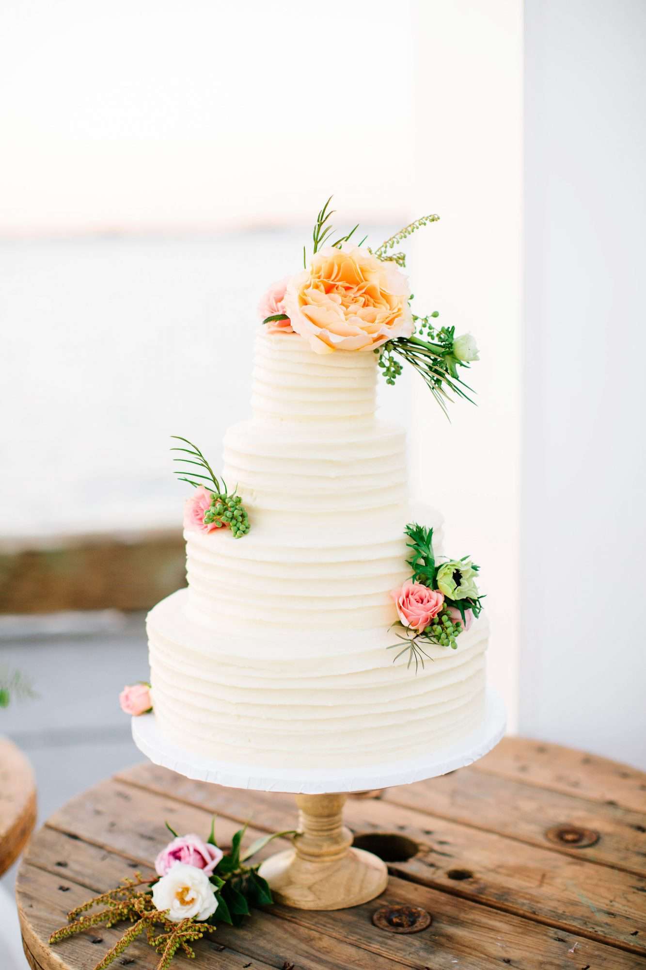 julie anthony real wedding cake
