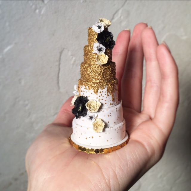 miniature cake gold dusted