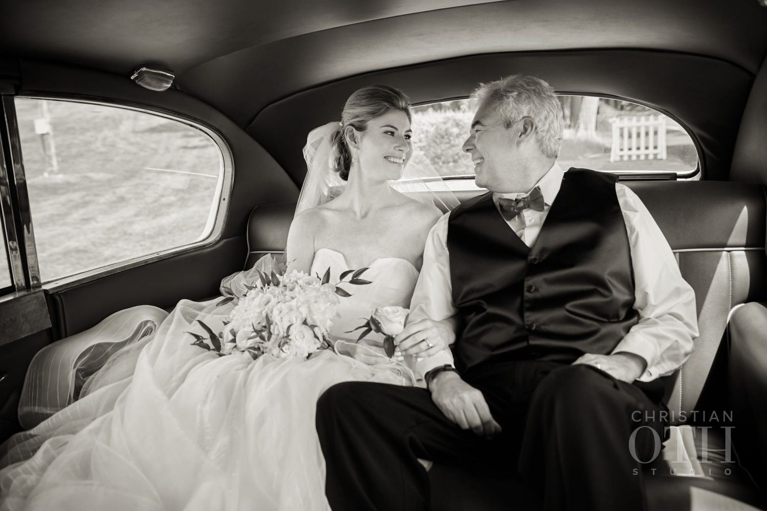 Father-Daughter Wedding Photos, Dad and Daughter in Car