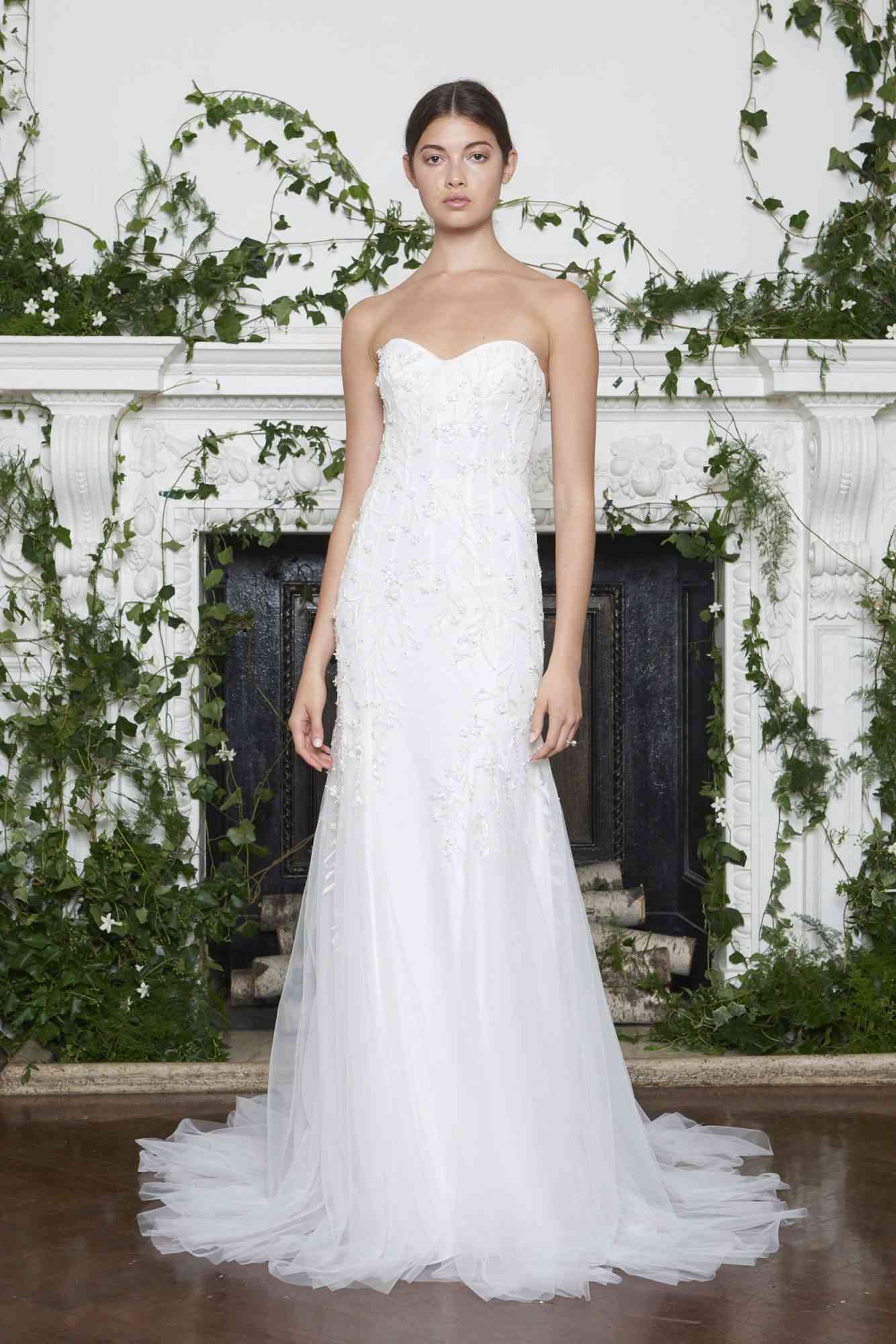 Monique Lhuillier Fall 2018 Strapless SLim Mermaid with Embroidery