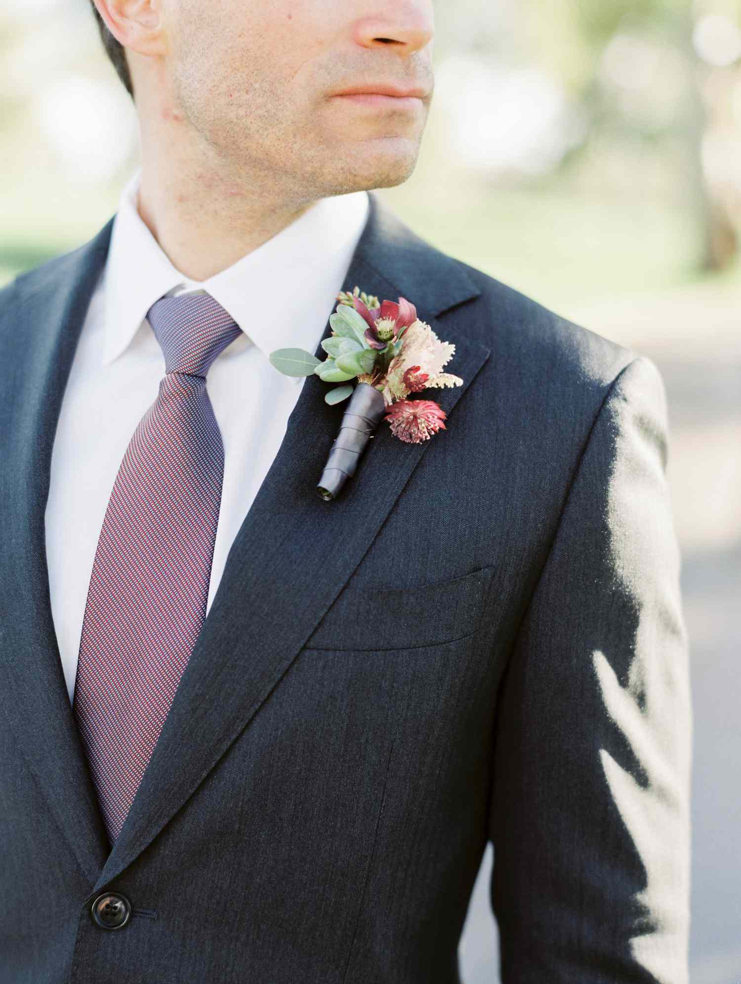 Textured Boutonni&egrave;re