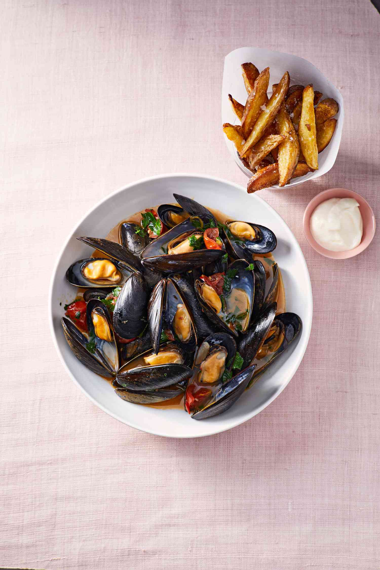 brothy mussels oven fries