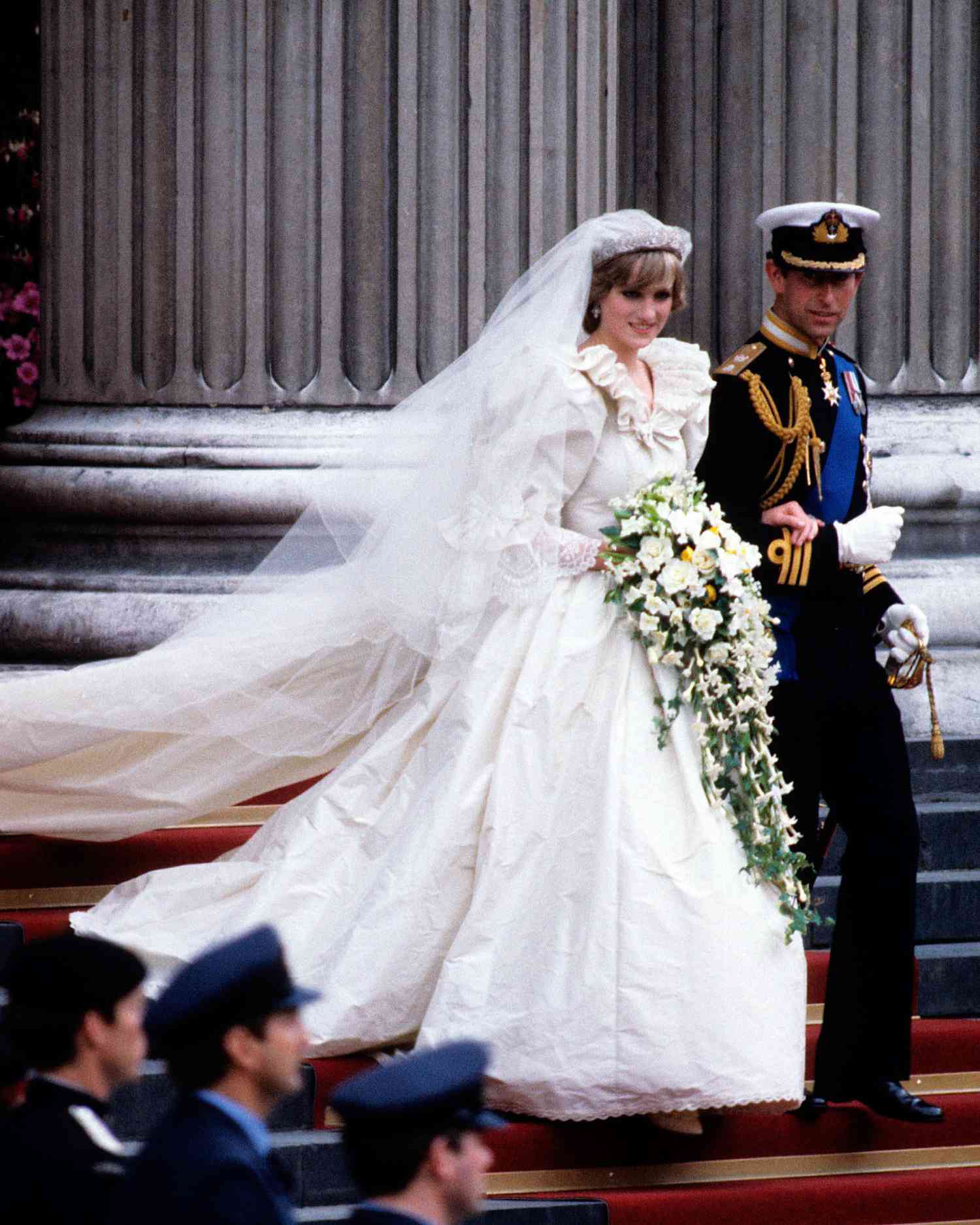 royal-wedding-dress-princess-diana-1115.jpg