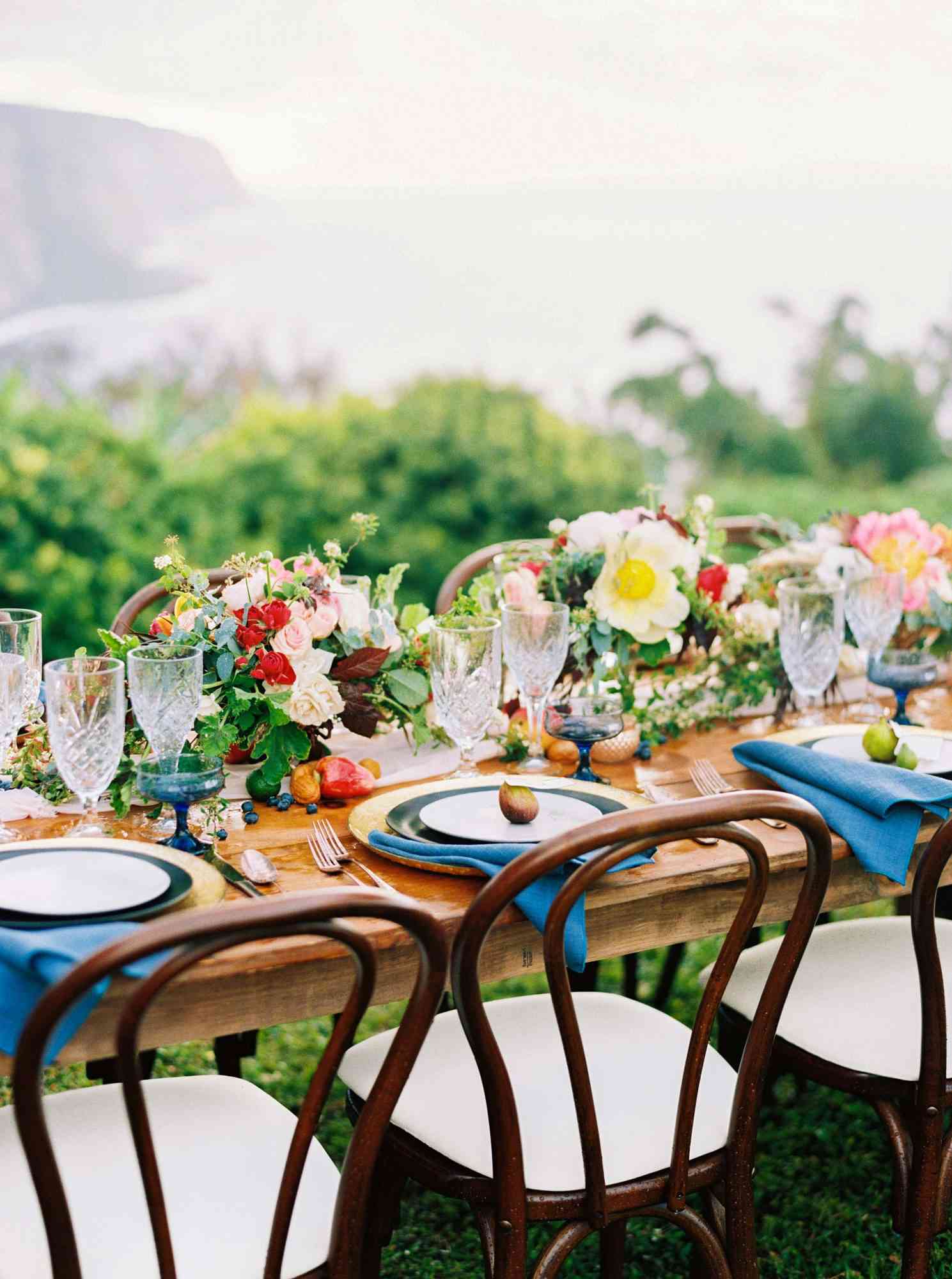 rebecca eryck wedding hawaii flower table rrangement
