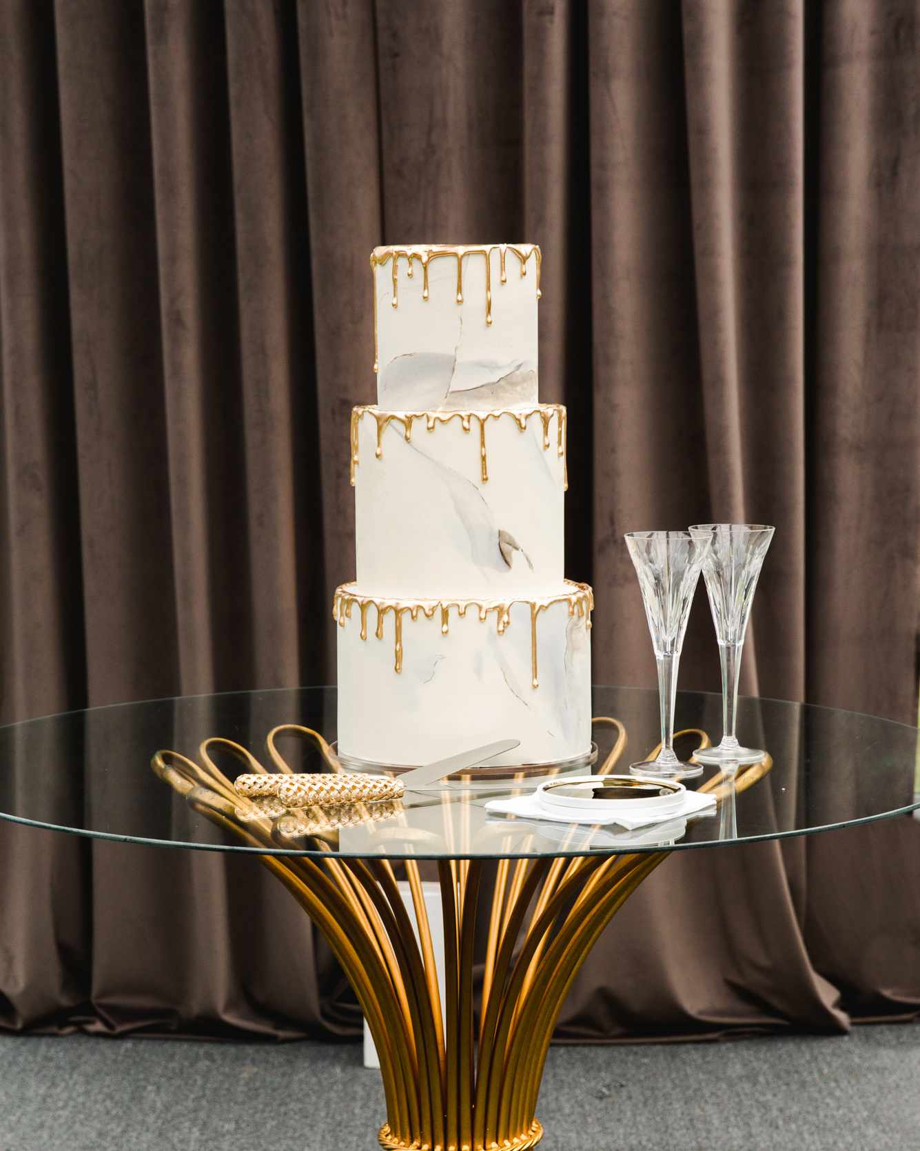 hamida charlie charleson wedding drip cake