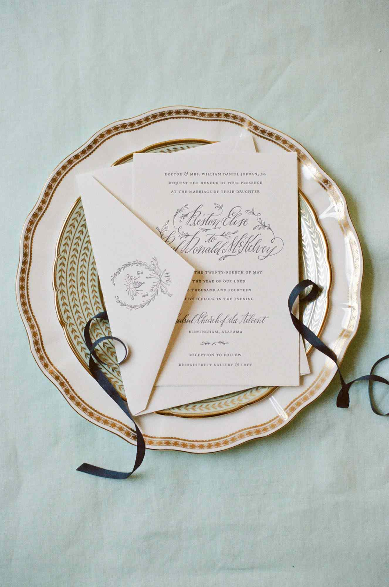 bee wedding ideas invitation on decorative plate