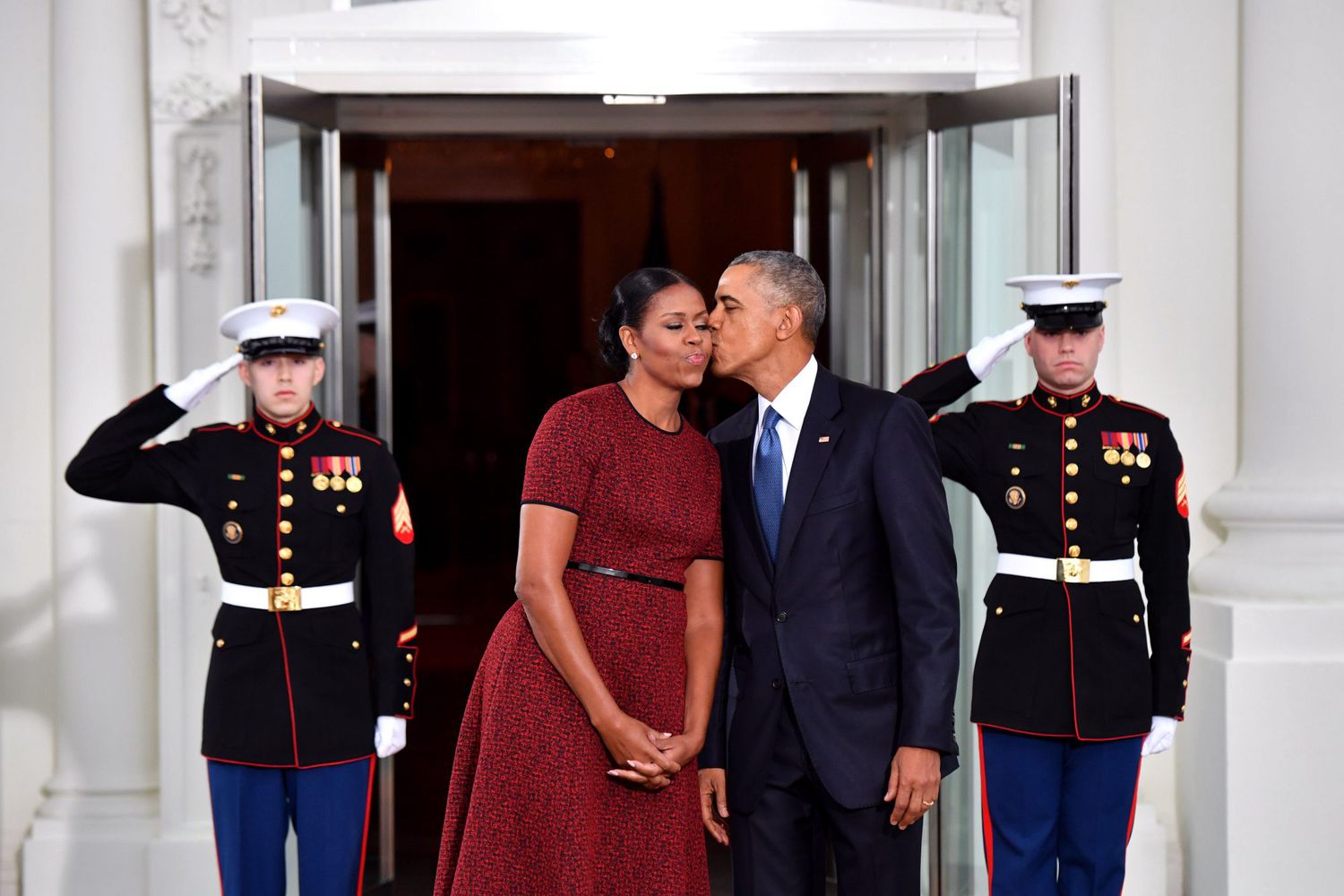 barack obama and michelle obama kiss on cheek