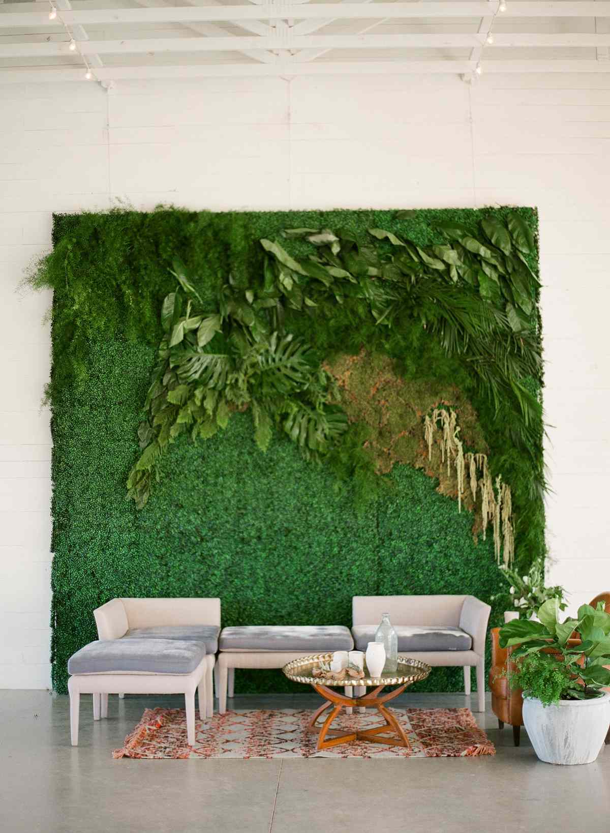 wedding plant wall boxwood and foliage