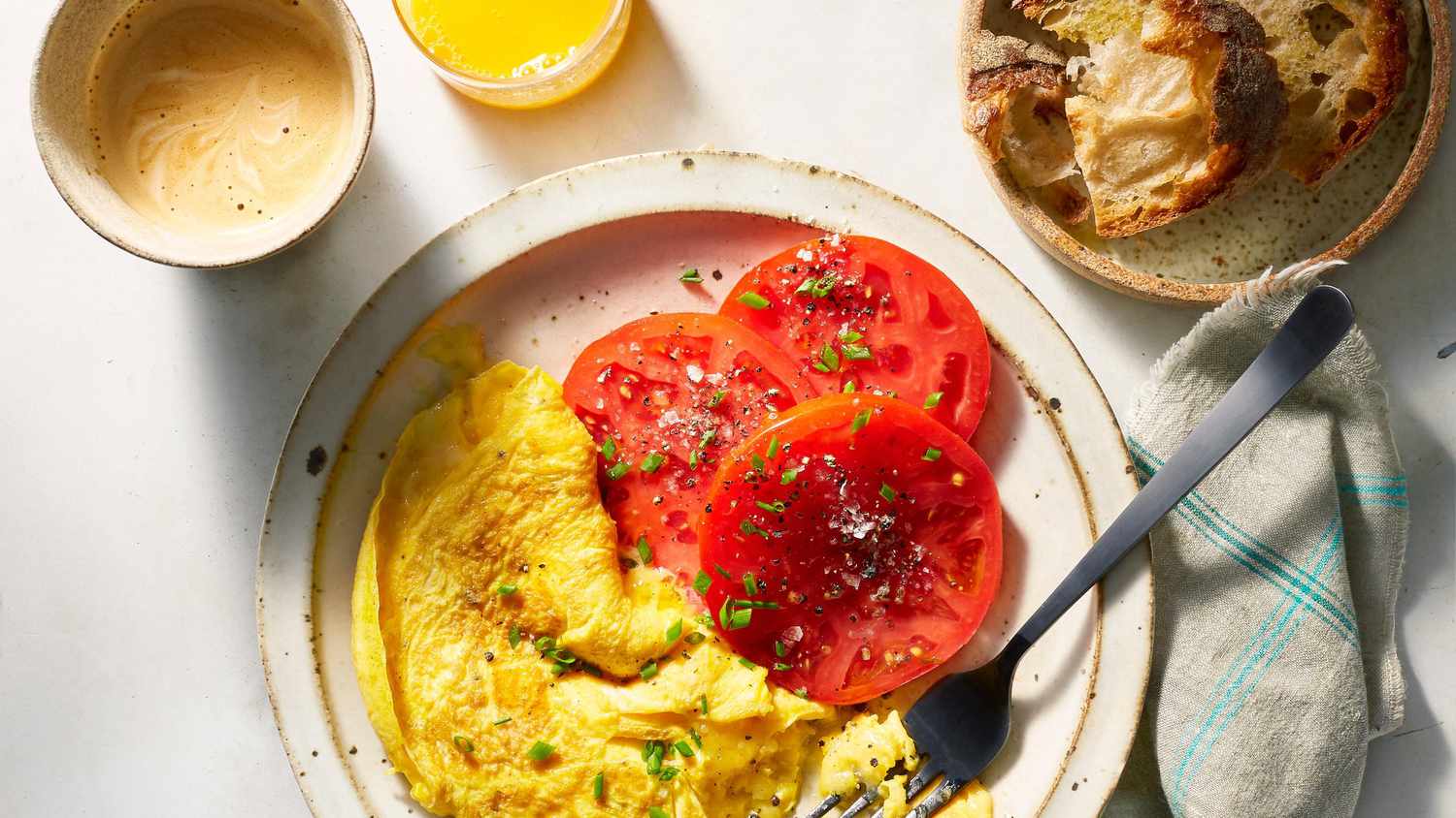 american omelet with tomatoes