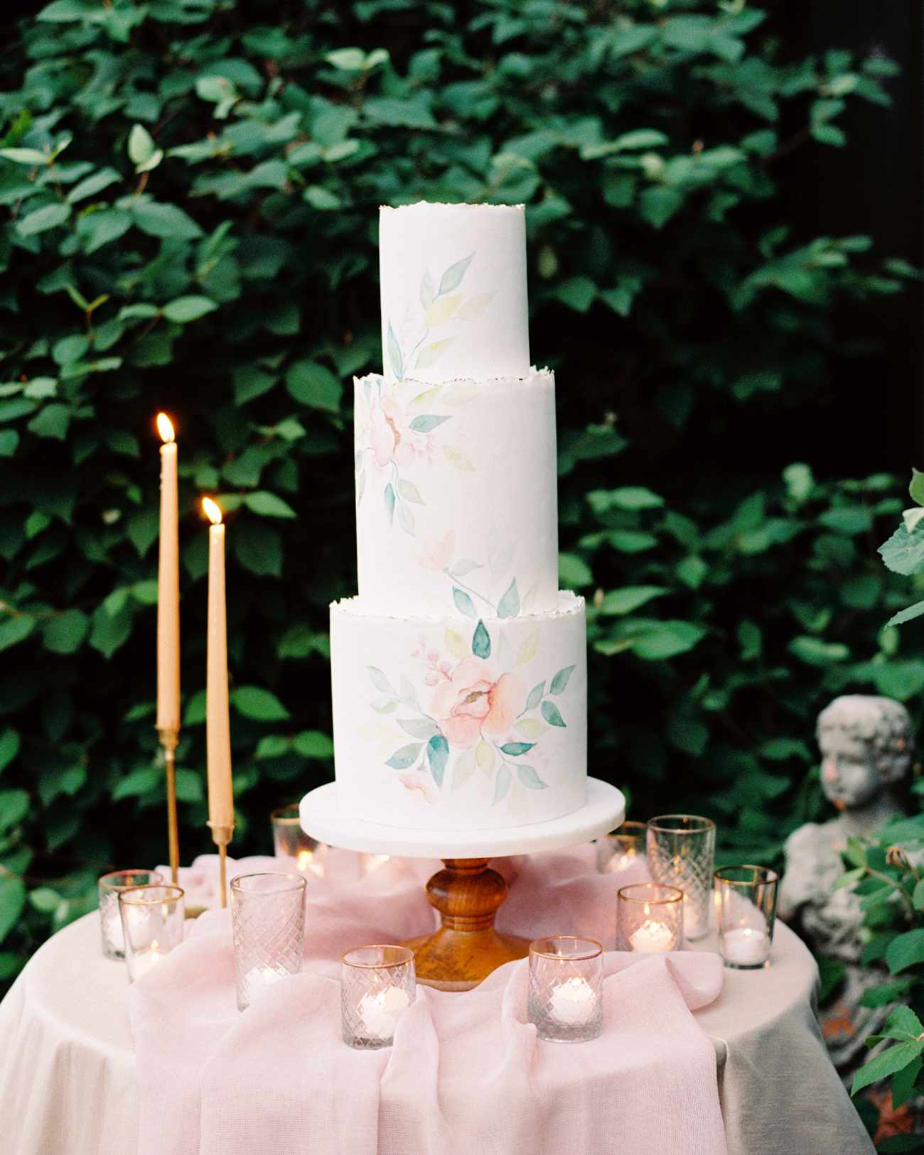 painted vine of flowers wedding cake