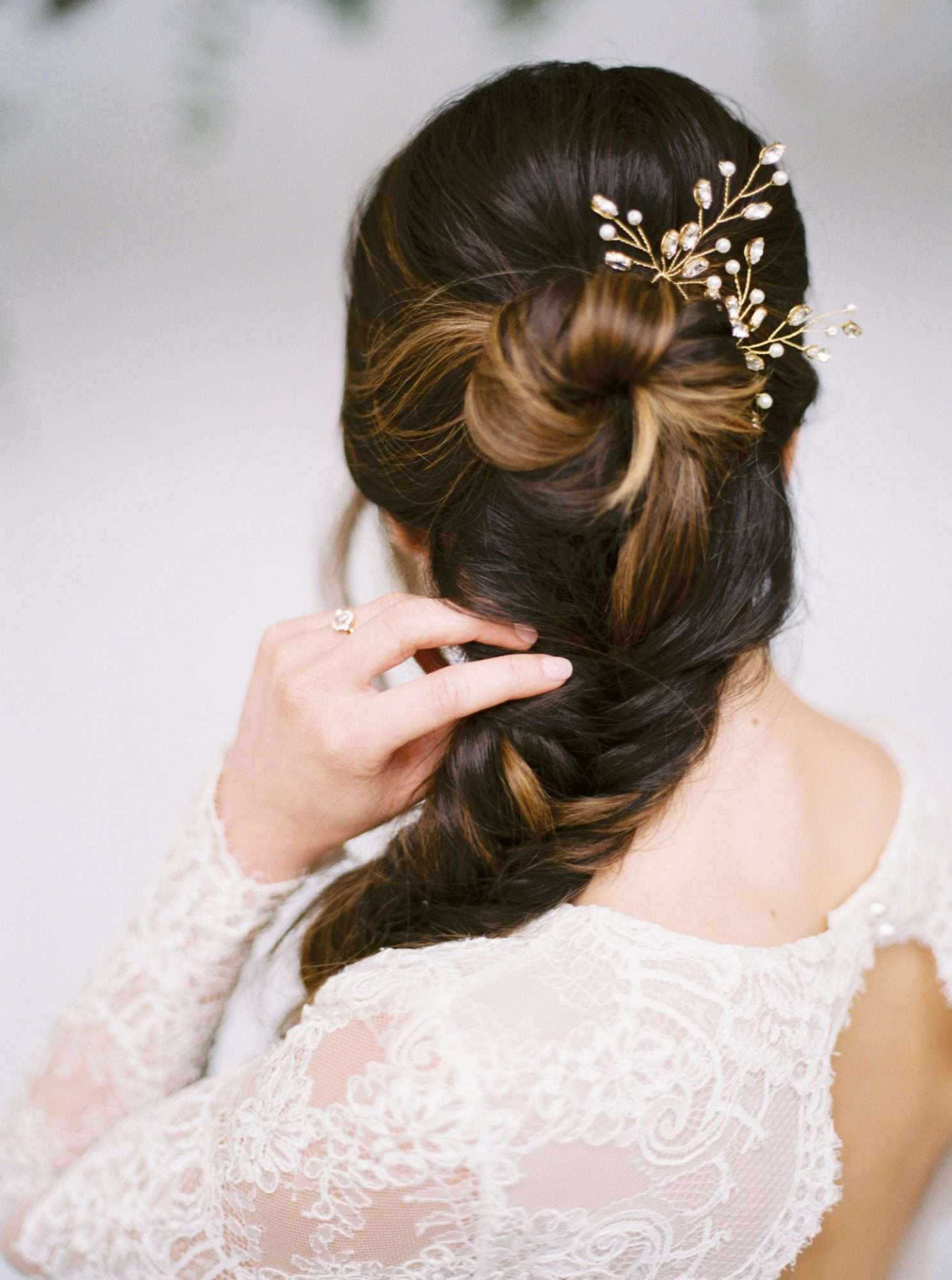 16 Gorgeous Medium-Length Wedding Hairstyles | Martha Stewart