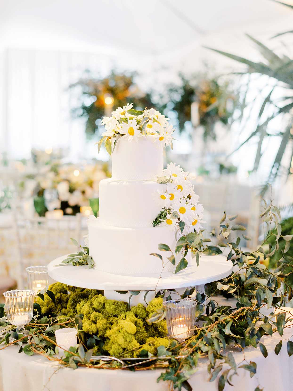 sofia alberto wedding cake on table