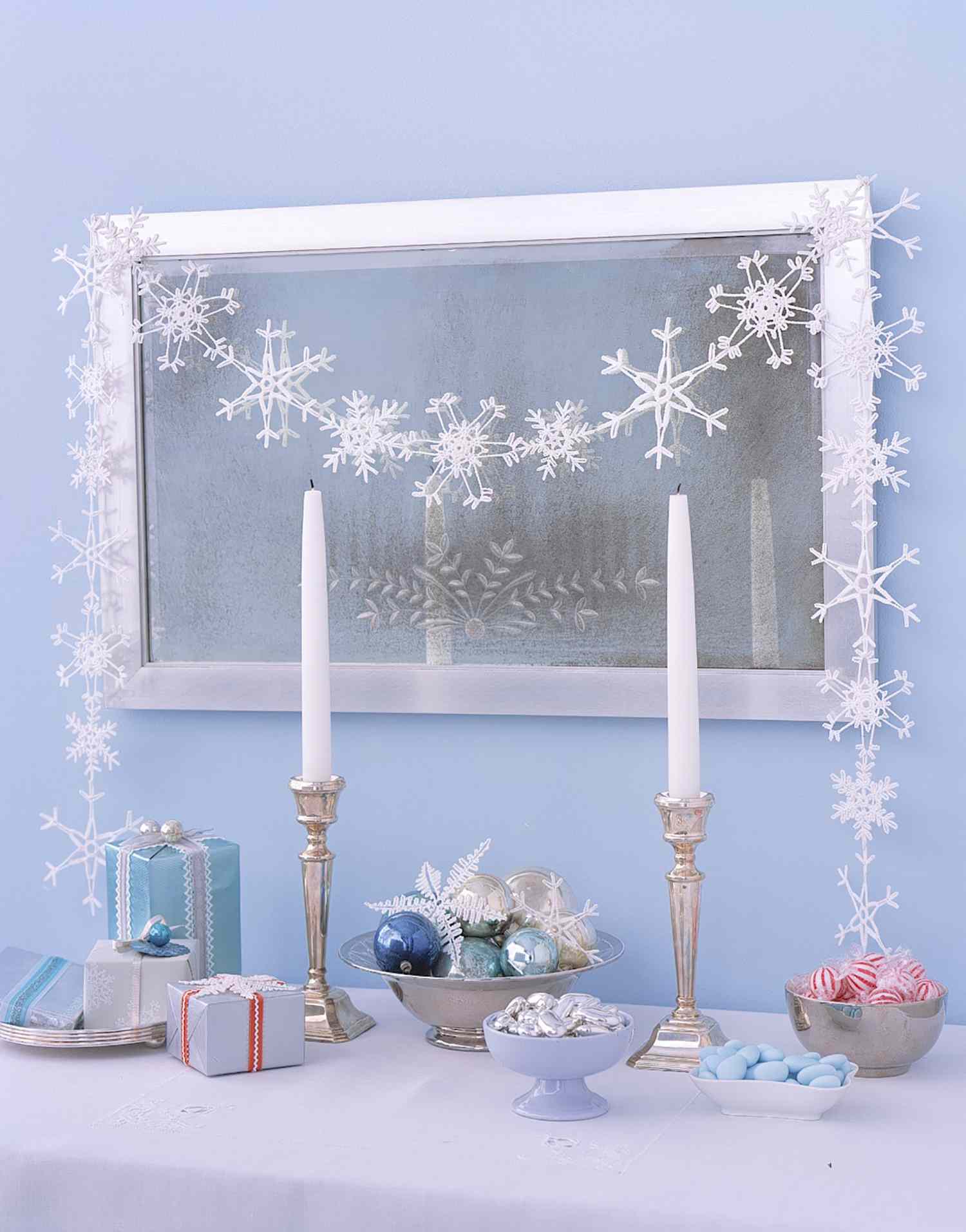 Decor365 Winter Wonderland White Snowflake Garland kit Hanging Snow Flakes for Christmas New Year Party Decoration for Home/Office/Showcase/Ceiling/Doorway/Mantel/Birthday/Baby Shower/Wedding/