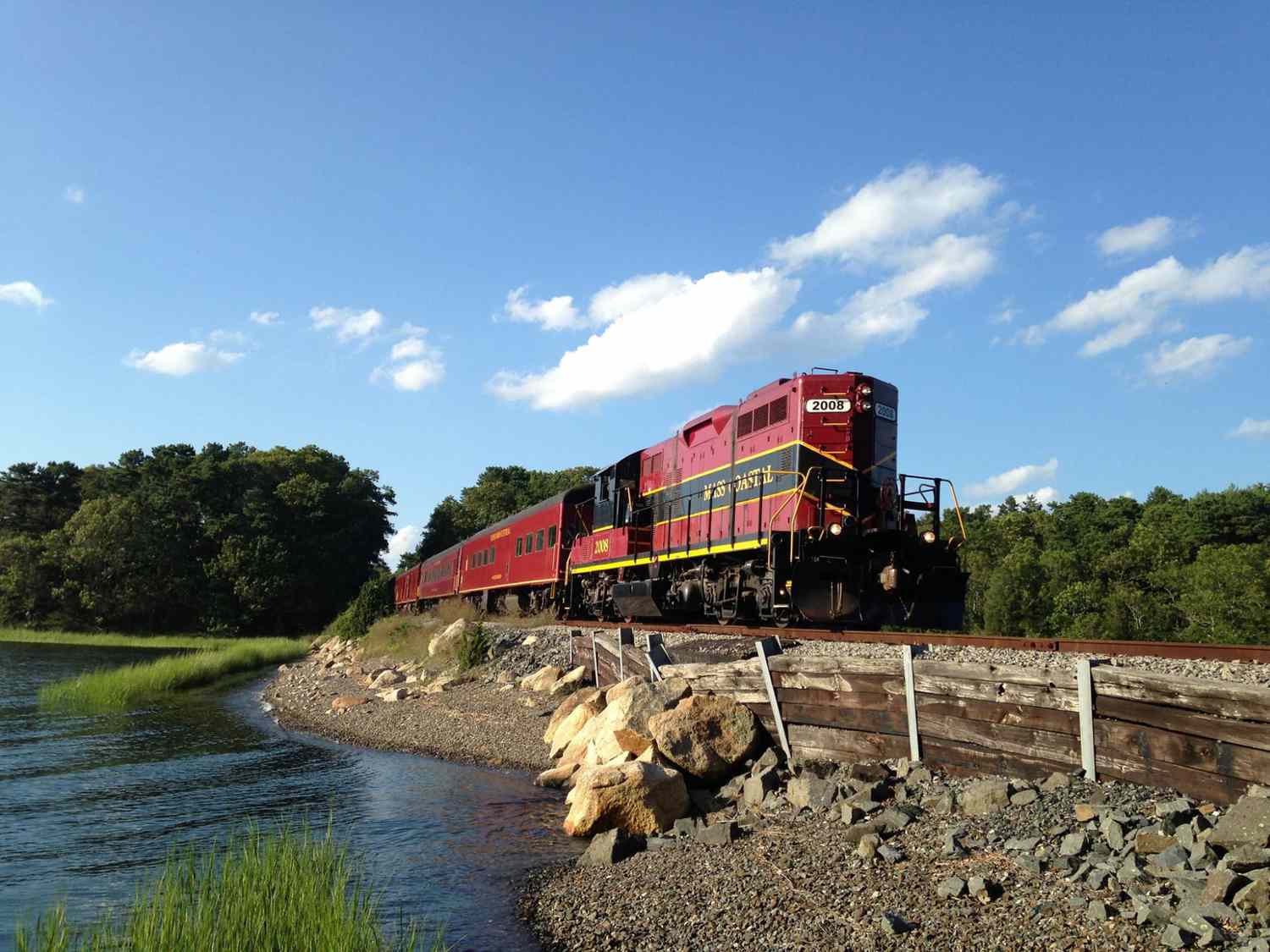 train along the Cape Cod Central Railroad