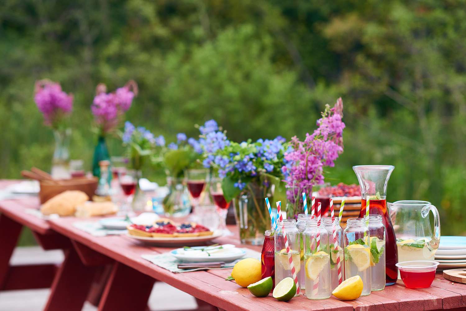 Outdoor party table setting