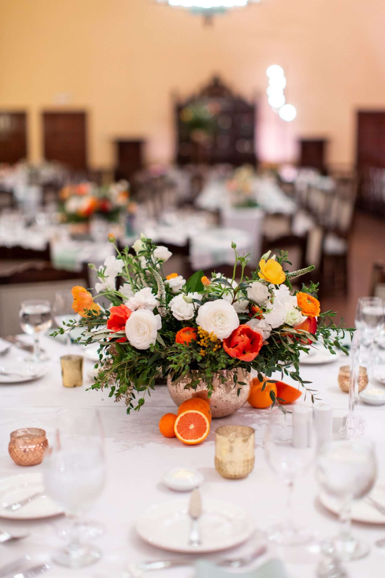 centerpieces on round table