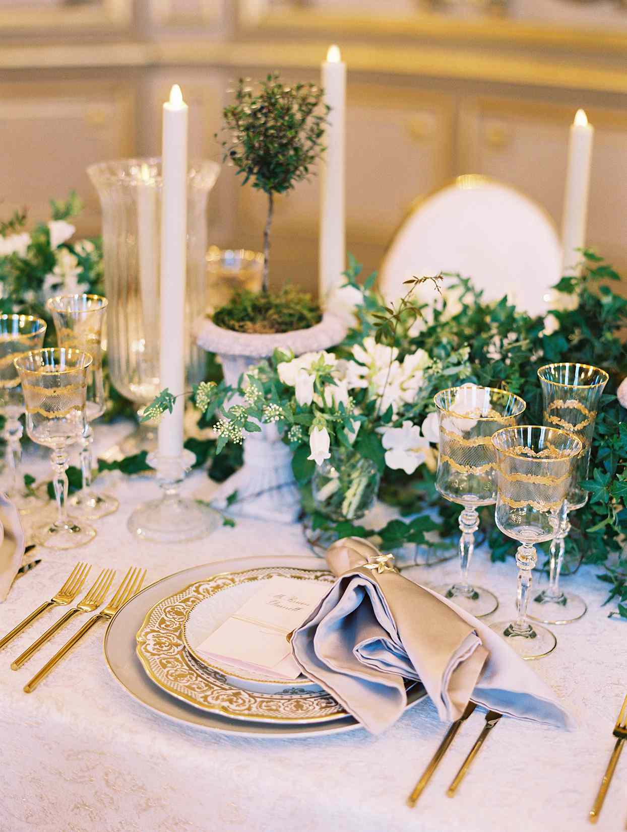 white and gold wedding place settings