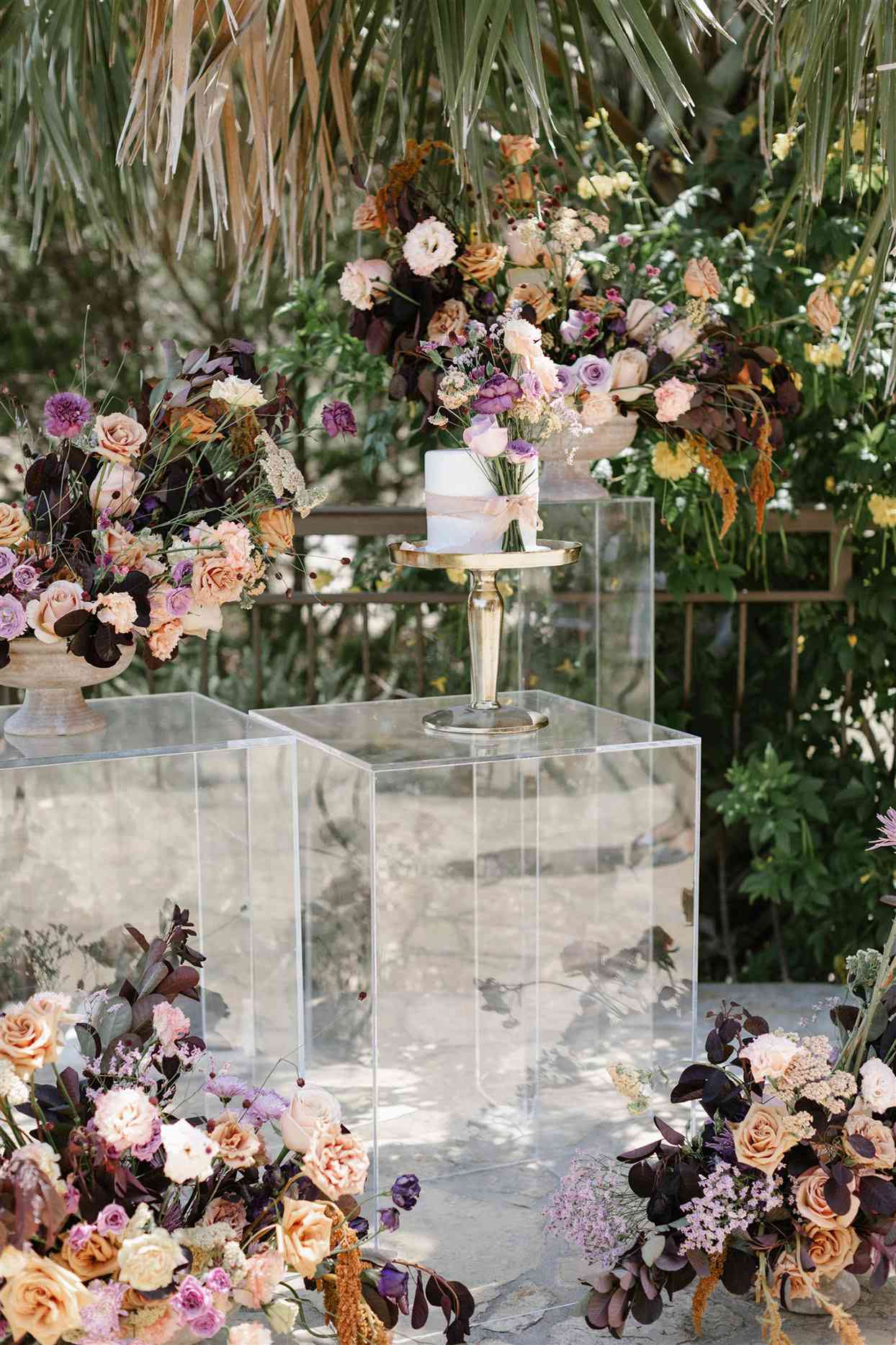 shanece jarrid wedding balcony floral decor cake
