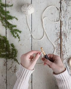 insert crochet hook into slipknot wreath