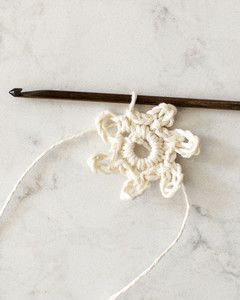 crochet-snowflakes-pattern4-a-1218_vert
