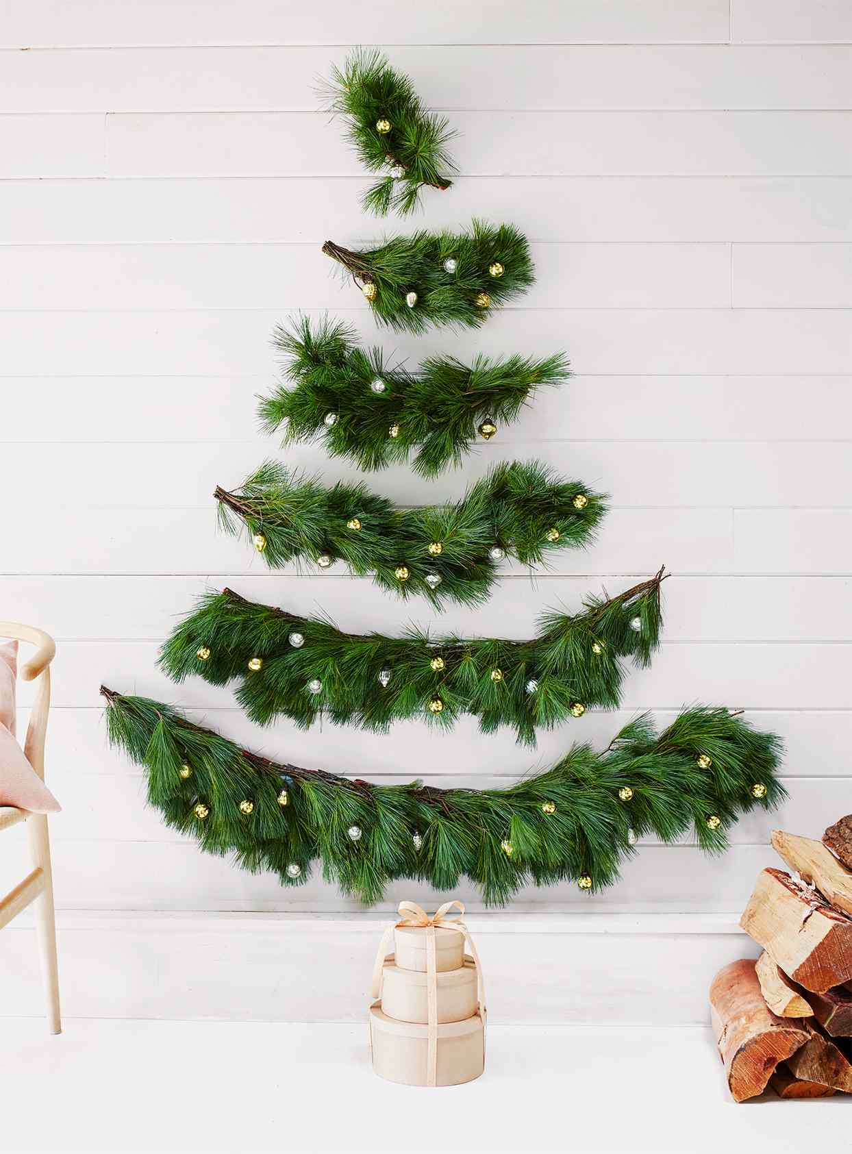 wall Christmas tree idea for small spaces