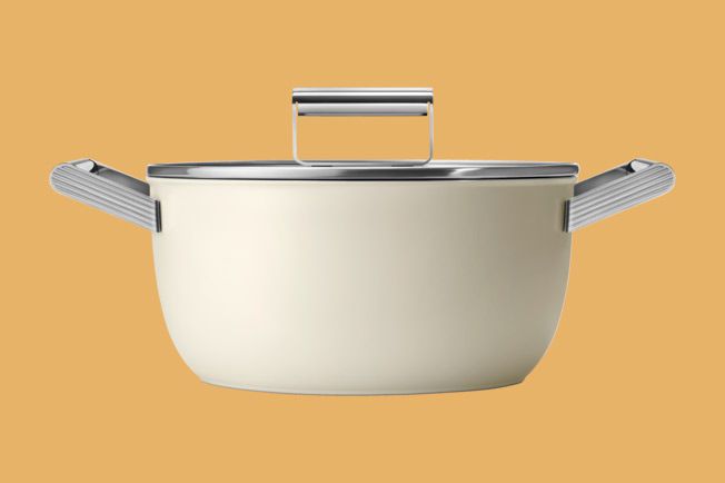 SMEG 50s style retro casserole dish in beige color