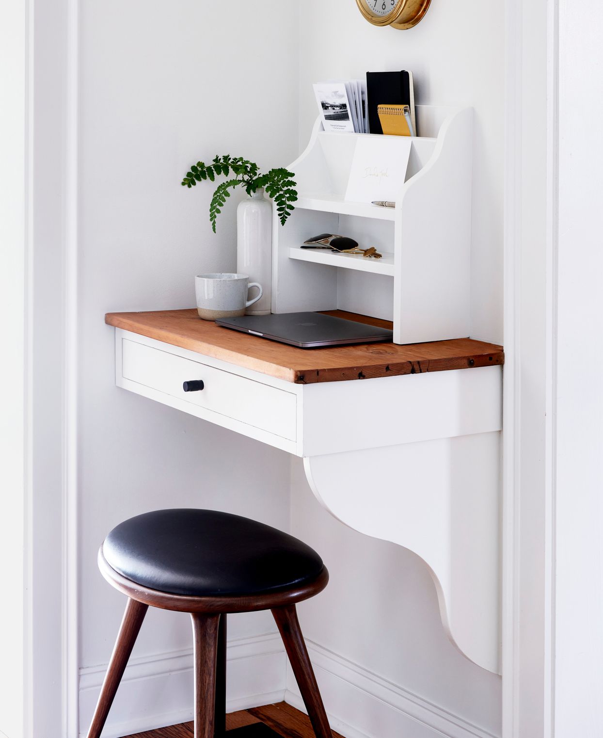 corner desk with stool