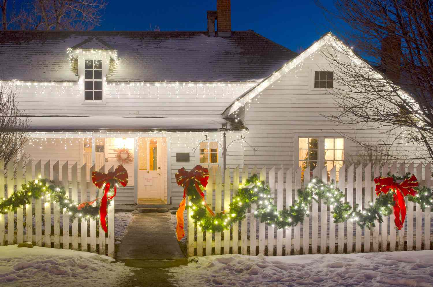 exterior home christmas lights decorations
