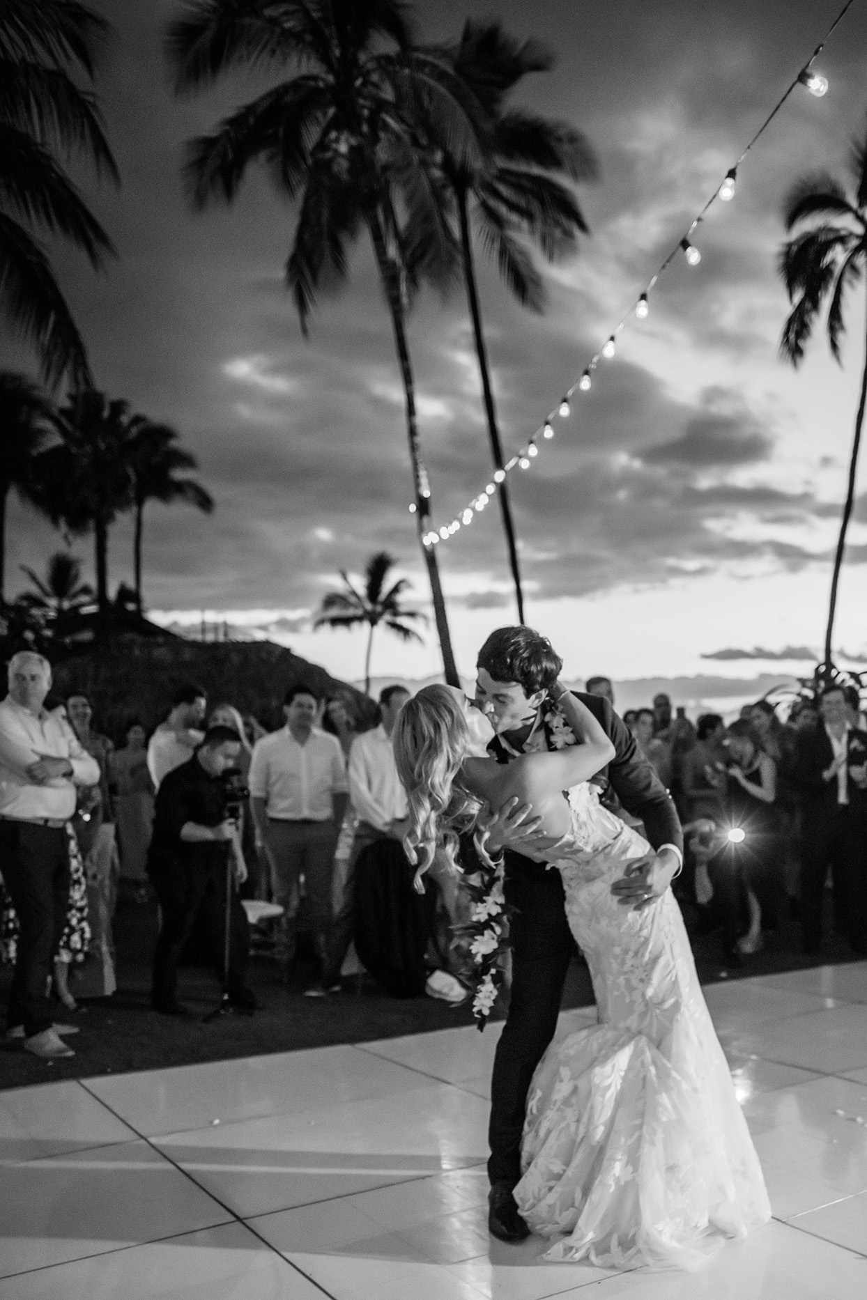 Christina & Kenny Wedding Couple first dance kiss