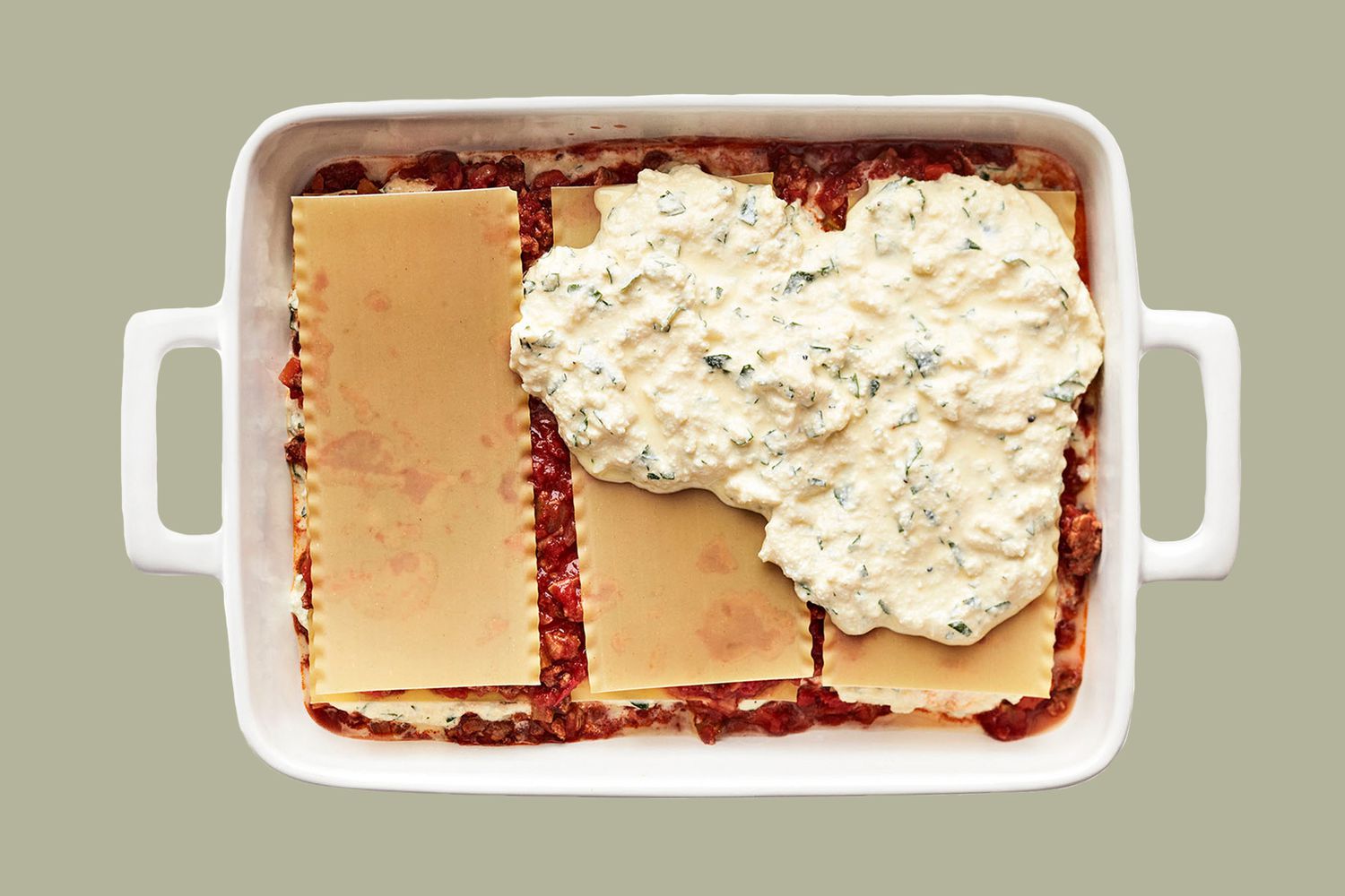 lasagna layers with cheese mixture