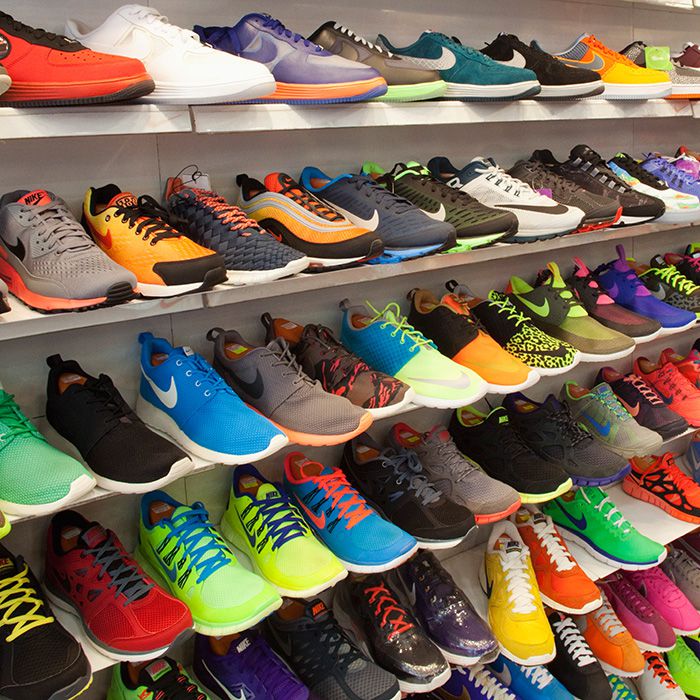 sneaker-shopping.jpg