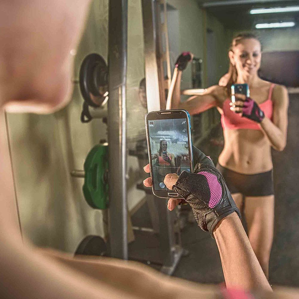 woman-full-selfie-gym.jpg