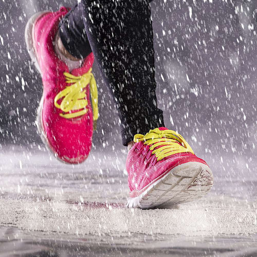 pink-running-shoes-snow.jpg