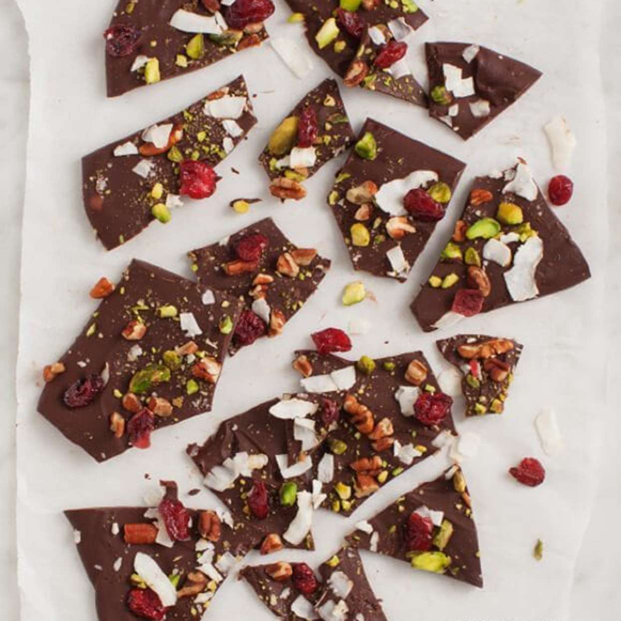 chocolate bark with pistachios and cranberries