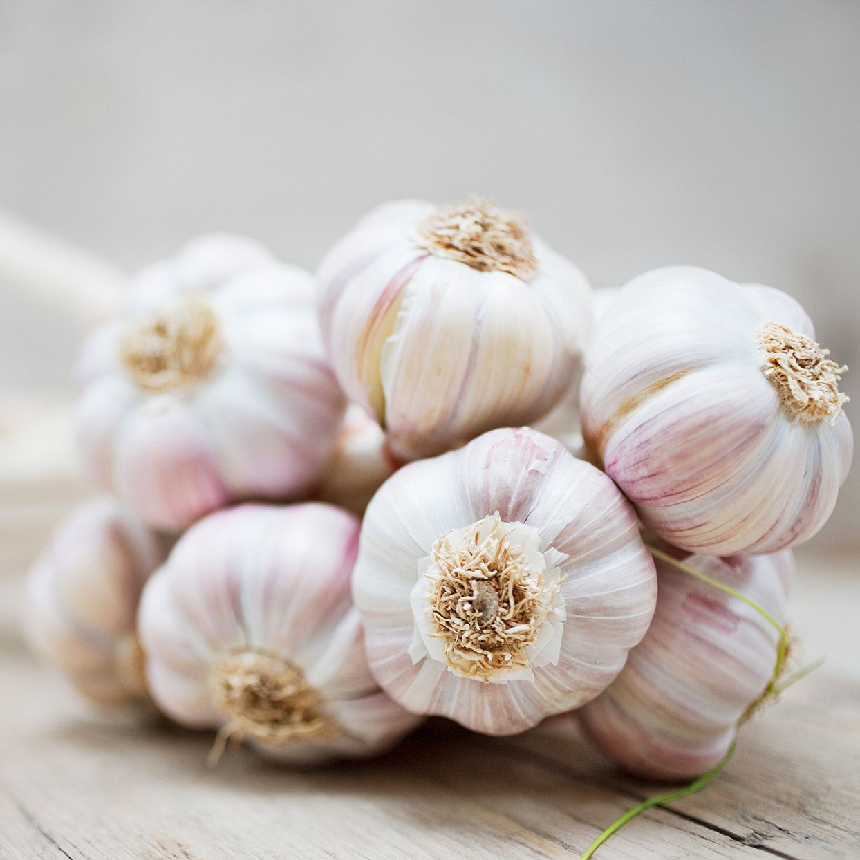 Garlic - foods that lower cholesterol
