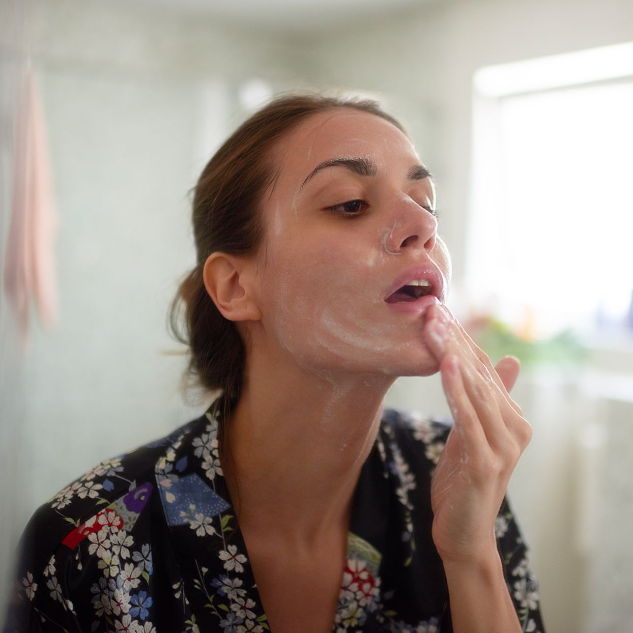 Washing face with salicylic acid face wash