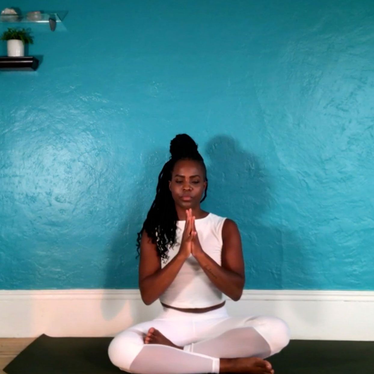 Shape Studio: Yoga Flow for a Happy, Calm Mind