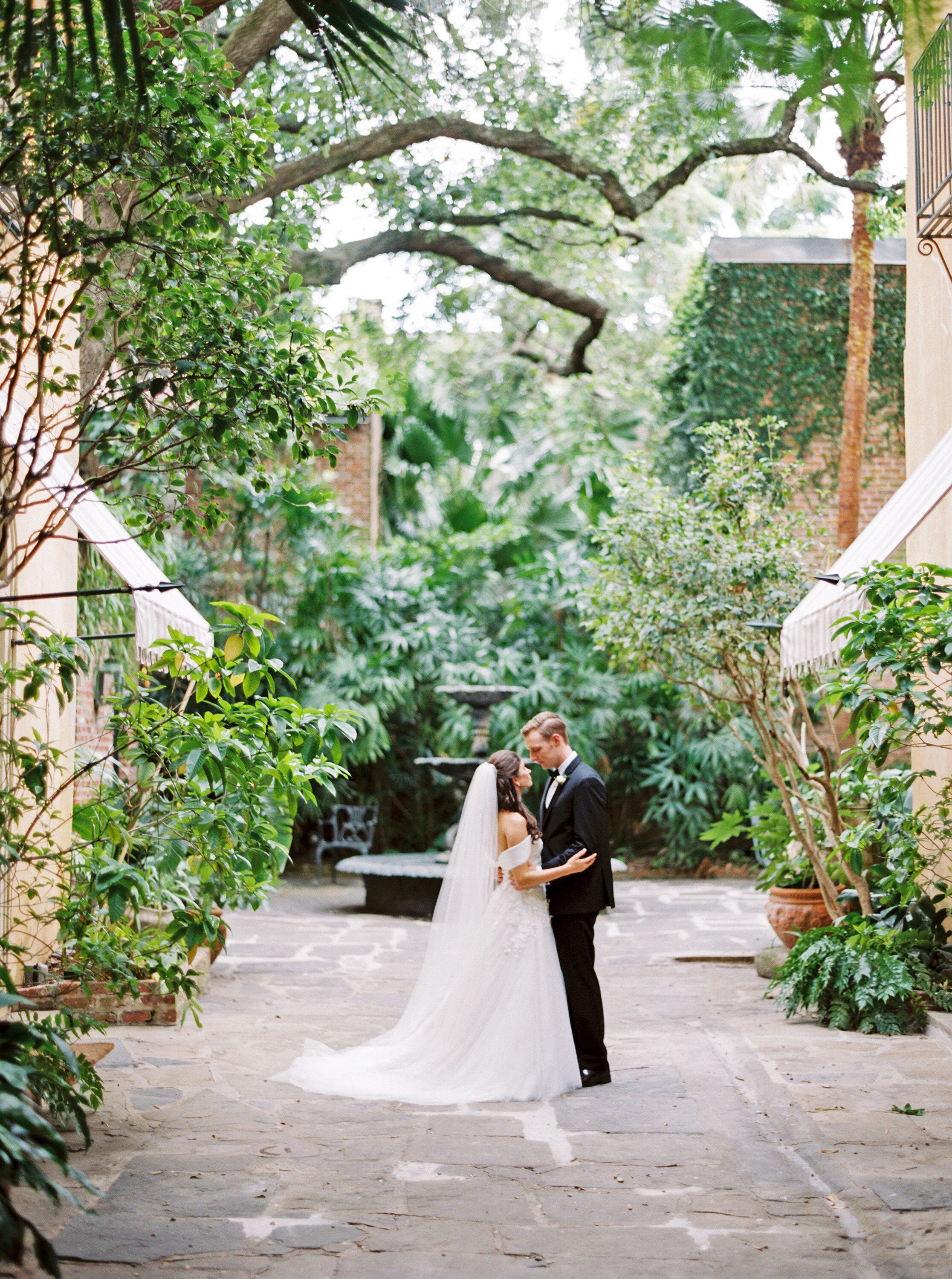 One Couple S Beautiful Black Tie Wedding In New Orleans Martha
