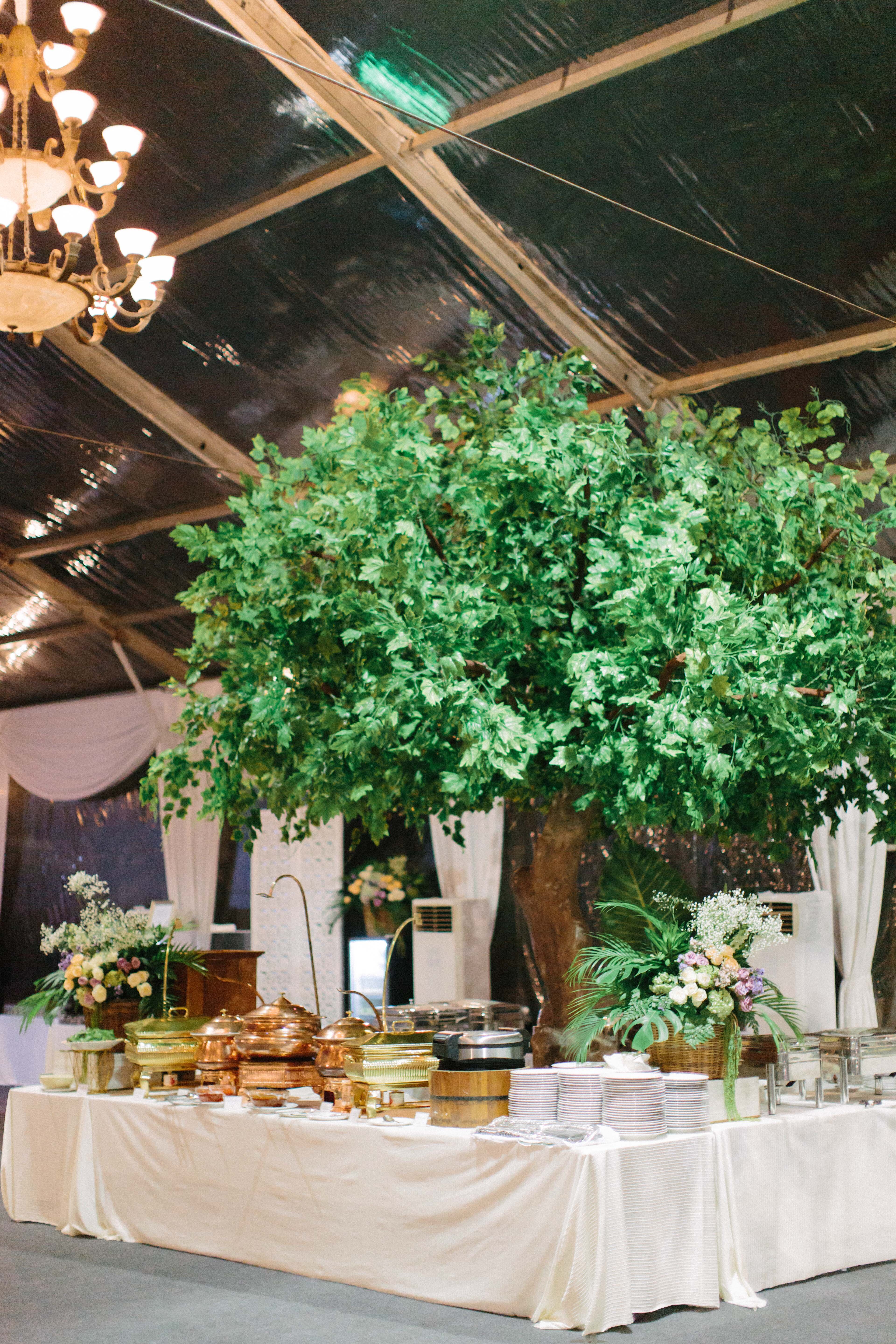 The Pros And Cons Of A Wedding Buffet Martha Stewart Weddings