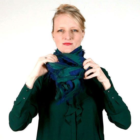5 Easy Ways to Tie a Scarf