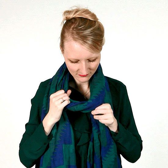 5 Easy Ways to Tie a Scarf