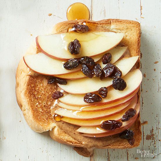 toast with apples 