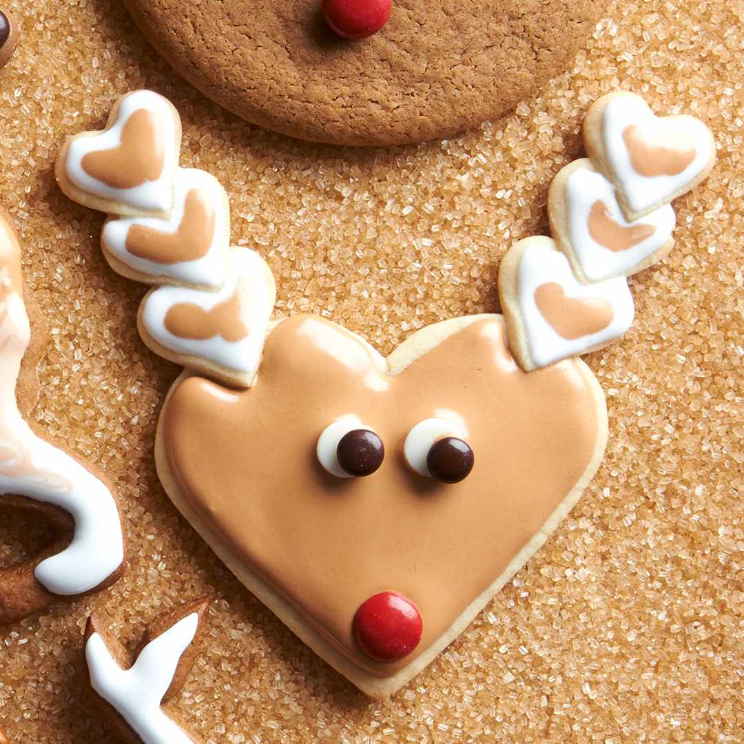 Heart-Shape Reindeer Sugar Cookie on brown sugar