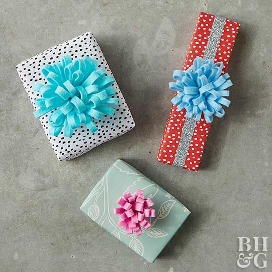 wrapped gifts with diy felt bows