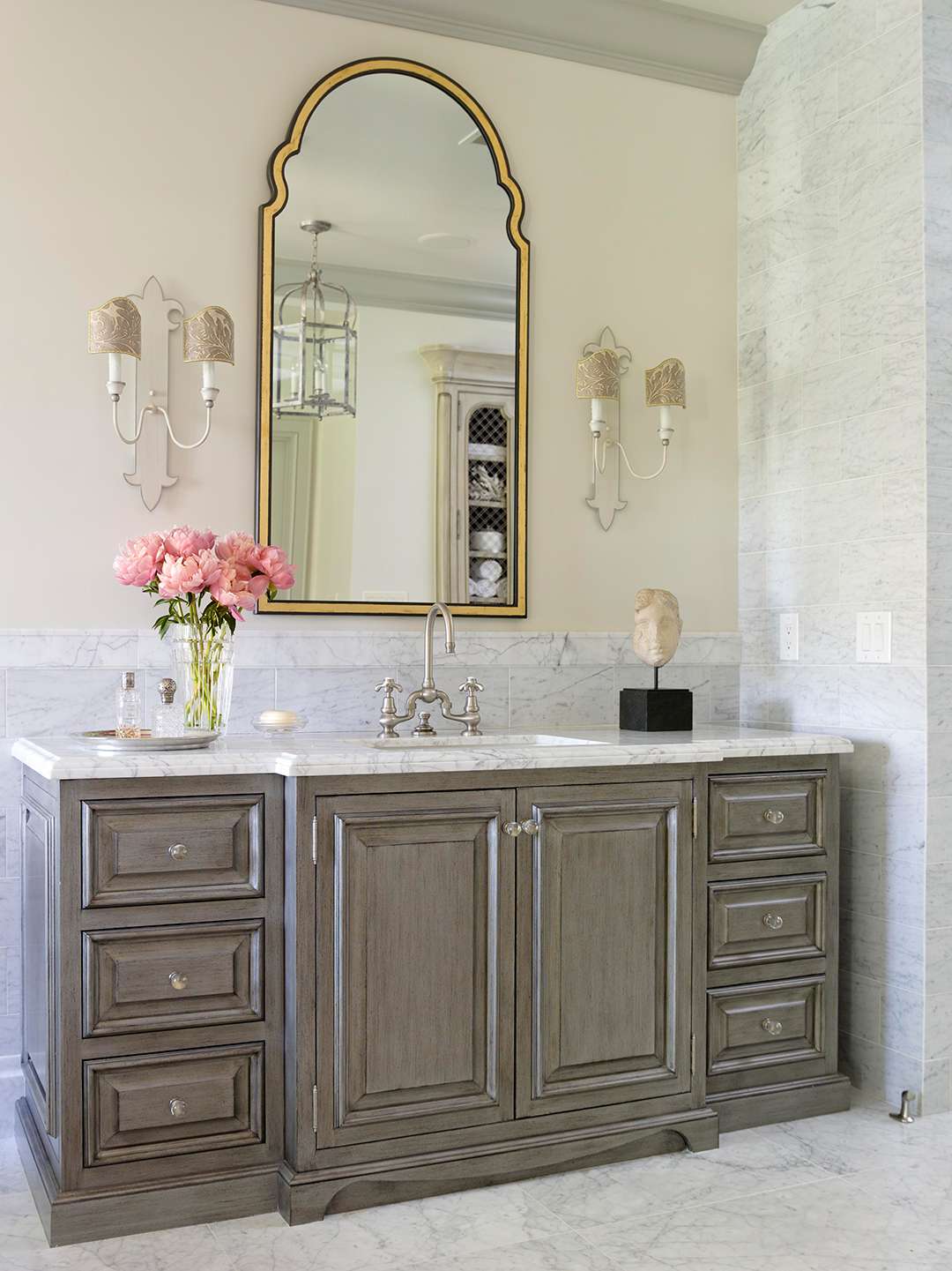 12 Popular Bathroom Paint Colors Our Editors Swear By Better Homes Gardens